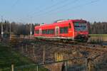 Rot statt blau (||) - Kurz nach Meckenbeuren fährt 650 114 der DB Regio am 23.03.2022 für die Bodensee-Oberschwaben-Bahn als RB 91 / 87588 von Friedrichshafen Hafen nach Ravensburg