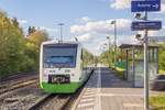 EiB-VT 003 und 023 hielten am 4.5.16 auf dem Weg nach Schweinfurt Stadt im neuen Haltepunkt Oberwerrn.