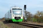 VT 324 der Erfurter Bahn (EB) am 9.4.2021 zwischen Oppurg und Pößneck auf dem Weg nach Saalfeld/Saale