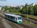 VT 33 der Vogtlandbahn mit VBG 83206 von Falkenstein (Vogtl.) nach Hof Hbf bei der Einfahrt in Hof Hbf, 06.09.2010