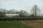 VT 670 004  Frst Franz  als DWE81187 auf dem Weg nach Wrlitz, hier zwischen Dessau HBF und dem Haltepunkte Dessau-Walderseewhrend der berquerung der Muldebrcke.
Dessau, der 17.4.13