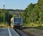 672 901 bei der Ausfahrt in Nebra auf den Weg nach Wangen.

Nebra 07.08.2018