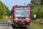 RE 16, der HANS, mit LVTS  BR 672 abfahrend in Mirow.