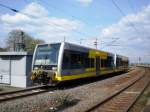 So schnell kann die Zeit vergehen...frher ein gewohntes Bild im Bahnhof Artern, heute nur in Ausnahmefllen zu erleben. 2X BR 672 als Werkstattfahrt auf dem Weg Richtung Erfurt. Frher wren sie von hier auf die Unstrutbahn Richtung Naumburg bergegangen, 17.04.2008