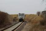 672 901 der Burgenlandbahn kurz vor dem Haltepunkt Wethau. (26.3.2010)