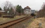 Burgenlandbahn 672 902 als RB 34871 von Wangen (Unstrut) nach Naumburg (Saale) Ost, bei der Einfahrt in Laucha (Unstrut); 28.01.2011