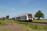 Zusammen mit einem weiteren 1648 war 1648 432 am 06.06.26 unterwegs von Aschersleben nach Dessau. Hier passieren beide Edderitz in Fahrtrichtung K�then.