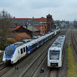 Die Triebzüge 365 & VT 12 12 03 sind hier Mitte März 2021 in Wuppertal-Unterbarmen zu sehen.