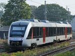 Mitte September 2021 war der Dieseltriebzug VT 12 1101 in Wuppertal-Unterbarmen unterwegs.