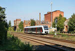 Vor der Kulisse der alten Malzfabrik erreicht 1648 914-7 (Alstom Coradia LINT 41) den Bahnhof Könnern auf Gleis 3.