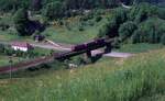 DB 795 502-2 (Bw Heidelberg) als E 3695 (Freudenstadt-Hausach) im Kinzigtal bei Schenkenzell am 30. Mai 1982.
