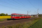 Der EVB Moorexpress f�hrt derzeit nur auf dem Streckenabschnitt Bremen-Osterholz-Scharmbeck-Worpswede. Im weiteren Streckenverlauf nach Bremerv�rde sind noch Br�ckenbauarbeiten, die eine Streckenunterbrechung bedingen. Deshalb f�hrt zu jedem Fahrtag die Tagesgarnitur von Bremerv�rde �ber Bremerhaven-Wulsdorf nach Bremen und am Abend zur�ck als �berf�hrung fahrt. Hier sind die Wagen 796 828, 998 915 und 996 777 bei Loxstedt aus Bremerhaven nach Bremen unterwegs. 1.5.26