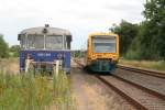 Schienenbus der WEMEG und ein Triebzug der ODEG in Hagenow.