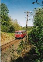 VT 98  (798731-6 mit Anhnger ???) auf der RB94 kurz vor Feudingen  (TVT Vermietung Darmstadt lt.Goggle :-) )