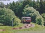 Elf Jahre später war der Schienenbus im großen Bogen westlich von Frensdorf nach Ebrach unterwegs. (Blick nach Osten am 21.5.95) 