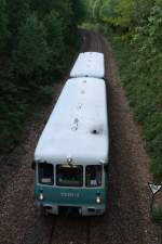 772 312-5 und 772 367-9  passieren den 10 Meter tiefen Einschnitt zwischen Sehma und Walthersdorf, in Fahrtrichtung Annaberg-Buchholz.