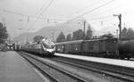 Am 27.8.1981 treffen sich 144 504 und ein 601 als Alpen-See-Express in Bad Reichenhall.