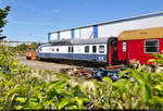 Über den Zaun geblickt:  601 015-1 (VT 11 5015) des Blue Star Train (BST) hat derzeit bei der Verkehrs Industrie Systeme GmbH (VIS) Halberstadt sein Domizil.