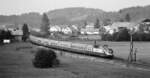 Nachschuß auf den Alpen-See-Express nach Grafenau am Einfahrsignal Gotteszell im August 1983.