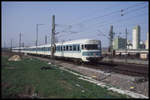 Eine Doppeleinheit des VT 624, vorn führt 624644, verlässt hier am 30.3.1999 den Bahnhof Lengerich in Richtung Münster.