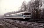 624677 fährt als E 8611 am 22.11.1991 um 9.37 Uhr aus dem Bahnhof Natrup Hagen an der Rollbahn in Richtung Osnabrück aus.