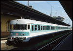 VT 634617 mit Gesellschaftswagen am Gleis 1 im HBF Osnabrück am 7.5.1995.