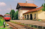 Juni 1991 Bahnhof Waging am See, Damals verkehrten von hier nach Traunstein noch Uerdinger Schienenbusse.