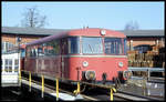 VT 98864 der Museumsbahn Rahden Uchte steht hier am 21.2.2003 auf der Drehscheibe des BW Rahden.