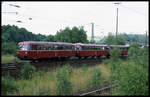 Eine dreiteilige Schienenbus Garnitur mit vorn 796690 und hinten 798902 rangiert hier am 13.07.2003 im Bahnhof Altenbeken.