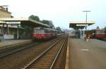 Am Abend des 15.07.1985 treffen sich im Bahnhof Wiesau zwei 798-Garnituren