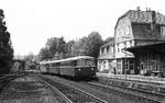 Am 22.5.1981 stand auch das Ende des Personenverkehrs zwischen Treysa und Oberaula (früher weiter bis Bad Hersfeld) kurz bevor. Die Schienenbusgarnitur hat soeben Oberaula erreicht.