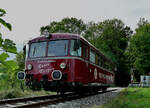 Bei Siegelsbach am Bü an der ehemaligen Kaserne ist der 798 081 gen Siegelsbach Bahnhof unterwegs. 3.10.2022