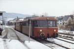 Einen Schienenbus in Bahnhof Bernkastel-Kues Februar 1985