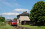 798 706; 998 034; 798 776 am 30.05.2009 beim ehemaligen Bahnhofsgebude Gebenbach (Strecke Amberg-Schnaittenbach)  