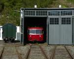 Unbekannt gebliebener  Uerdinger Schienenbus  der VEB bzw. des  Vereins Eifelbahn e.V.  im BW Gerolstein stehend. Daneben, aber bereits auerhalb stehend, ein ehemaliger Gterwagen samt SAT-Schssel.

Gerolstein - Tag des offenen Denkmals - der 9.9.2012