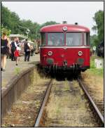 Bahnsteigszenario am Bahnhof der ZLSM in Simpelveld. Zum 25.Jhrigen Jubilum gab es Sonderfahrten,unter anderem auch mit diesen Schienenbus nach Vetschau.
Aufnahme vom 14.07.2013.