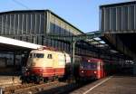 Erfreuliches Treffen in Duisburg am 28.09.2013: 103 113 (mit IC 119) trifft den auf Sonderfahrt befindlichen 796 802 (mit 996 299 und 796 690)