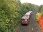 berfhrungszug der Pfalzbahn VT98 von Marnheim nach Wiesbaden Ost am 28.10.06 kurz vor dem Esig fr Worms HBf.
