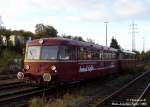 VT 98 aus Bochum Dahlhausen wartet am 29.10.2006 im Bahnhof Remscheid- Lennep auf die Ausfahrt nach Remscheid Hbf.