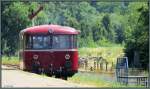 Da brummt er dahin,der Schienenbus der ZLSM bei der Ausfahrt in Simpelveld (NL).
Bildlich festgehalten im Juli 2013. Allen BB lern ein nettes und fotoreiches Wochenende wnscht.