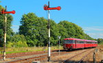 Die Uerdinger Schienenbusgarnitur der ZLSM kehrt am 25.09.2016 aus Vetschau zurück uns fährt in den Bahnhof Simpelveld ein