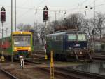 Und hier noch eine Begegnung: Eine Waldbahn ( VT 18) und die 1142 der SVG in Plattling (20.11.09)