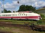 Triebkopf BR 175 015-7 im Bahnhof Berlin-Lichtenberg am 21.6.2002