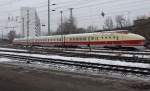 Ehemaliger dieselhydraulischer Schnelltriebzug der DR 175 015-7 bei leichtem Schneefall abgestellt am 23.02.2013 in Berlin Lichtenberg.