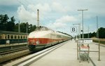 Ungewohnt das für den SVT 18.16.07,im Mai 1998,keinen Ansturm von Fan`s des Zuges auf dem Bahnsteig in Binz gab.