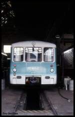 Bei einem Besuch am 29.8.1993 im BW Wittenberge traf ich im Schuppen auf den VT 771043, den man bereits in DB Farben lackiert hatte.