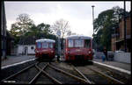 Triebwagen Treffen im Bahnhof Güsen am 19.10.1991 um 12.08 Uhr.
Rechts ist 172607 aus Ziesar angekommen und links steht 171051 aus Jerichow.