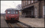 771938 als Zug 8836 nach Wippra steht hier am 18.2.1993 um 14.41 Uhr abfahrbereit im Bahnhof Klostermansfeld.