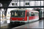 Ehemaliger DR Triebwagen hier in neuester DB Lackierung als 772342 Museumsfahrzeug am 26.8.2006 im HBF Leipzig.