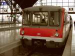 772 342 bekommt langsam Risse unterhalb der Frontscheiben und der Rost knabbert ebenfalls, Hbf Leipzig 23.12.07